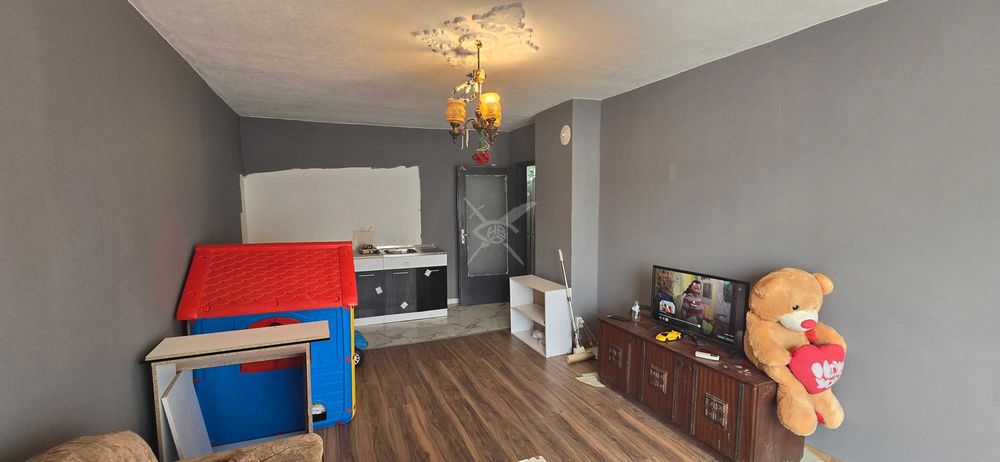 Продава се Тристаен апартамент в Бургас, Меден рудник - зона А - 61 кв.м за 1427 €/кв.м - Снимка #2