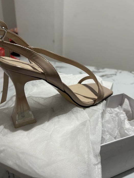 босоножки на каблуке