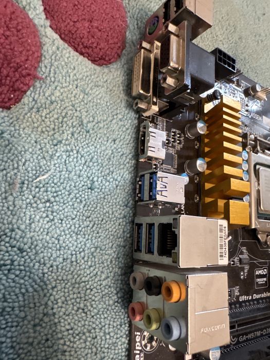 Gigabyte GA-H97M-D3H + Intel i5-4590 3.7GHz