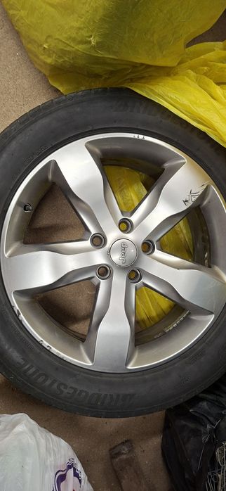 Комплект оригинални джанти Jeep 20" с летни и зимни гуми на