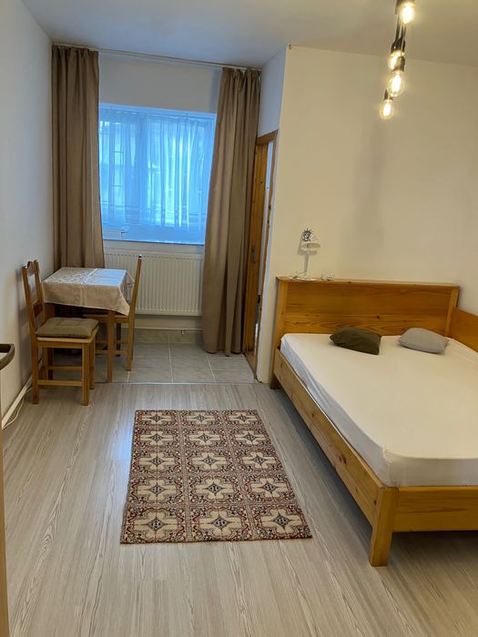 Inchiriez garsoniera in Nicolina