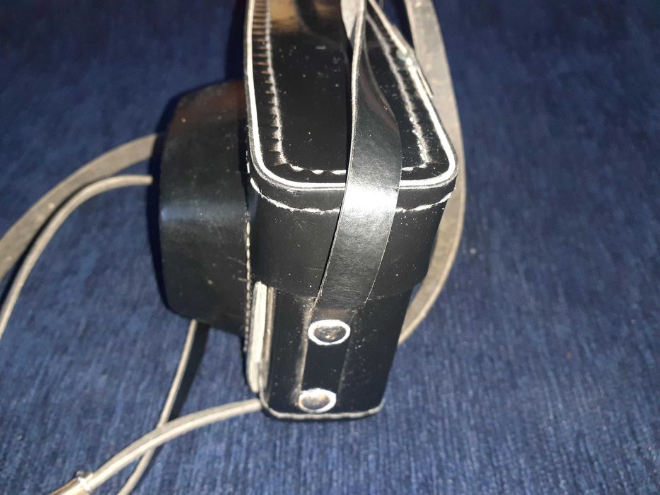 Черен калъф от естествена кожа за фотоапарат с презрамка Ломо / Lomo