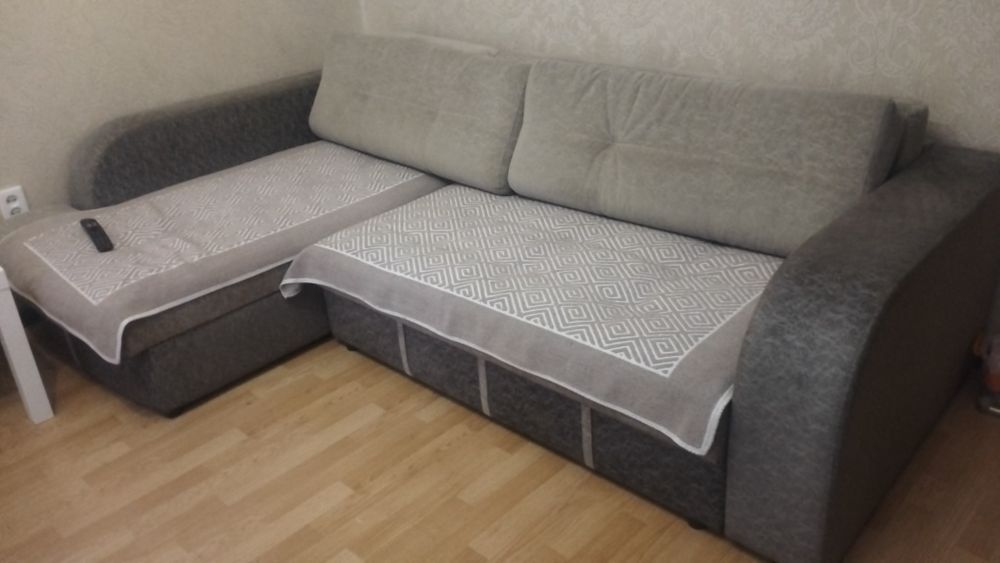 Продам диван в хорошем состоянии.
