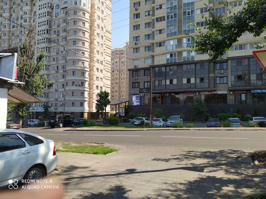 Под Магазин, офис продаж сдается 130 квм.