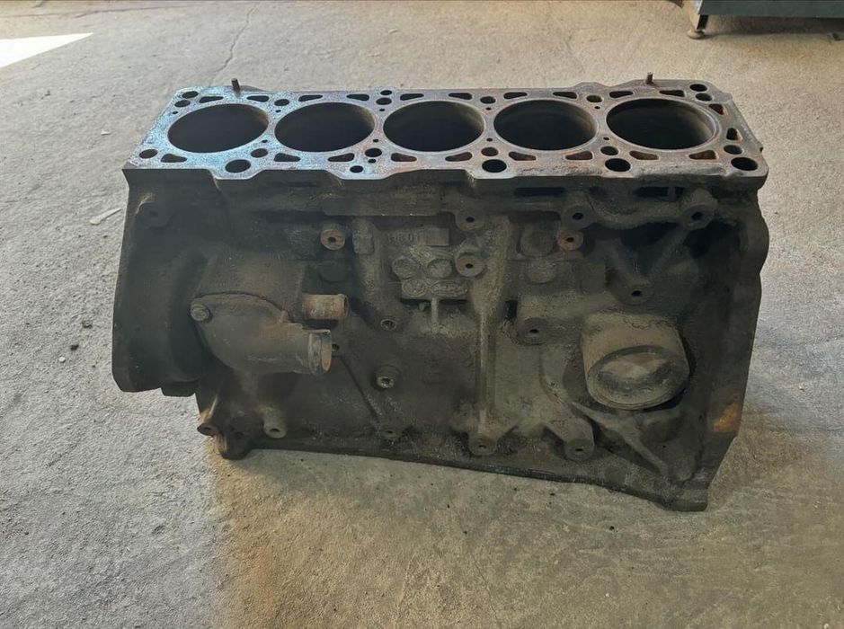 Блок двигателя т4 2.5 бензин
