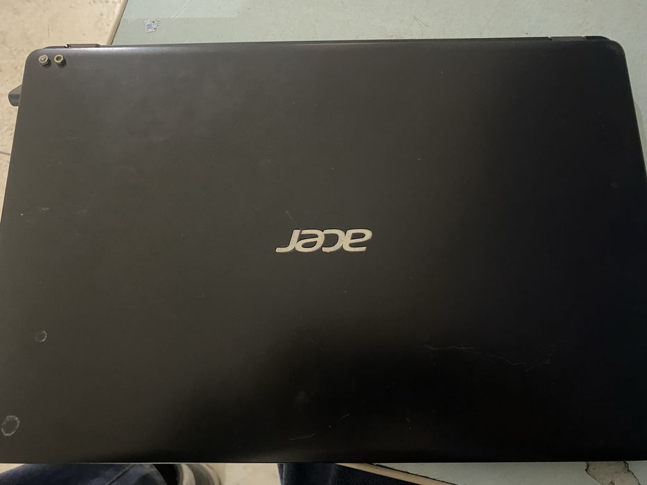 СРОЧНО ПРОДАМ ноутбук Acer aspire 3