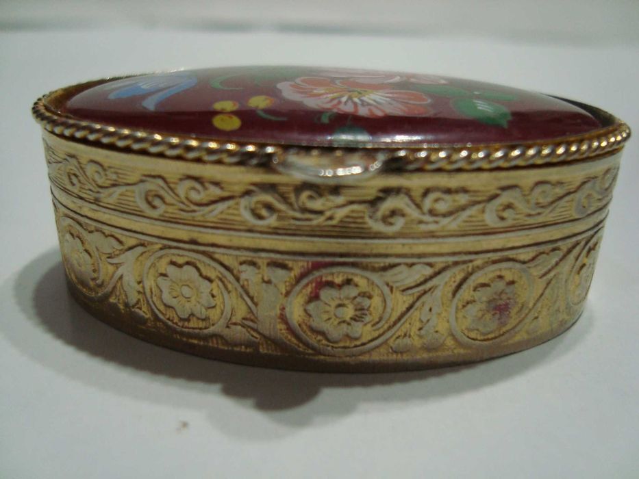 Ретро изящни кутиики ФРАНЦИЯ