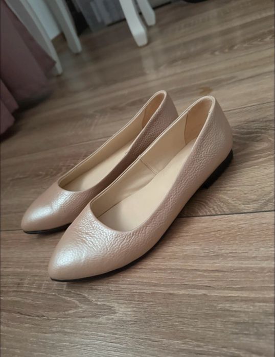 Pantofi de piele