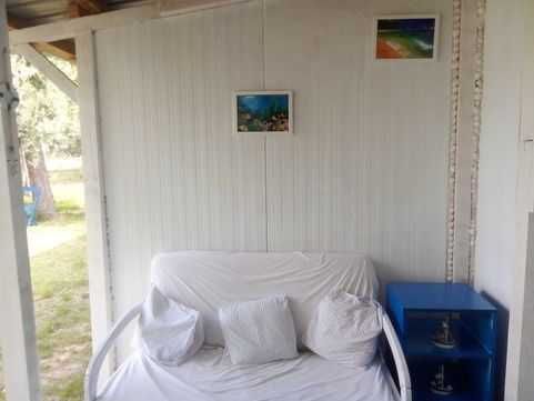 Продавам обзаведено бунгало до плаж в Кариани - 8000 евро.