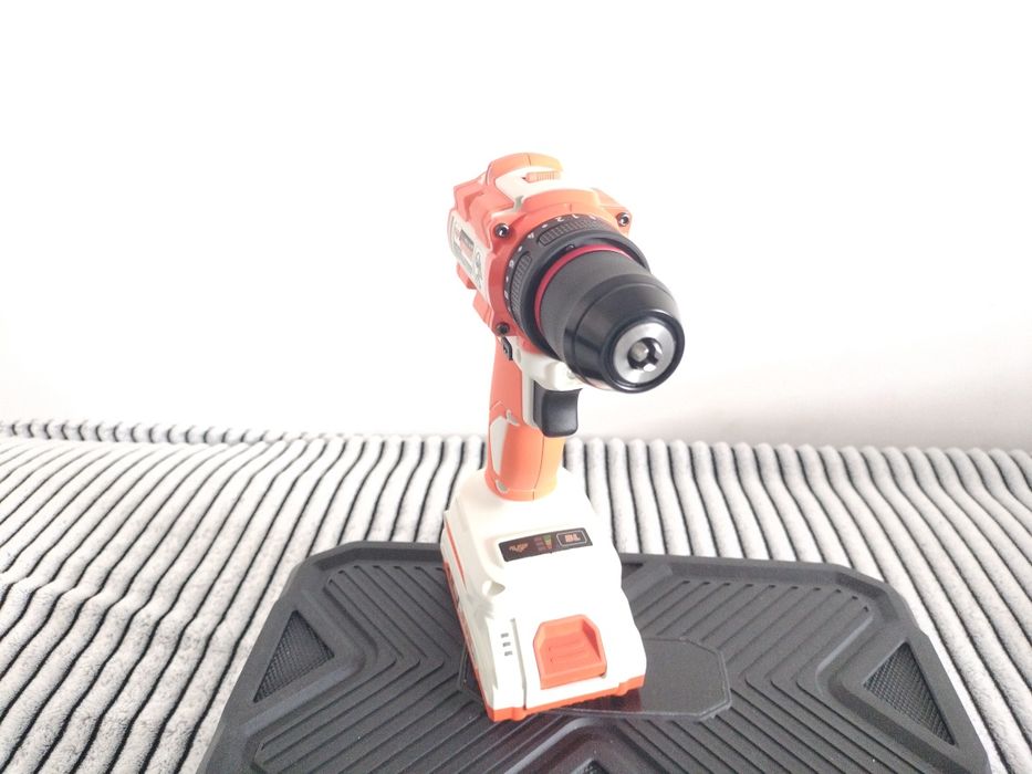 Vând mașină de gaurit și înșurubat Ruris