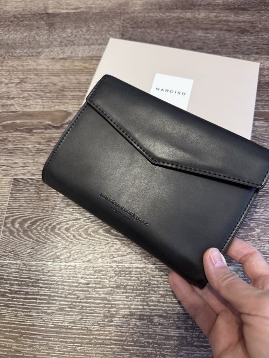 Продам клатч/косметичку Narciso Rodriguez