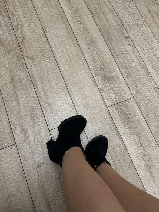 Продаю ботильоны на каблуке