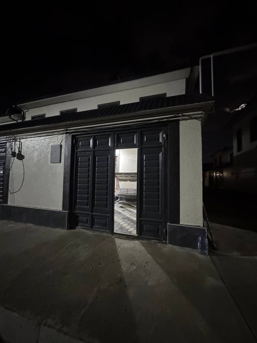 Котеж сотилади чиройли нархда