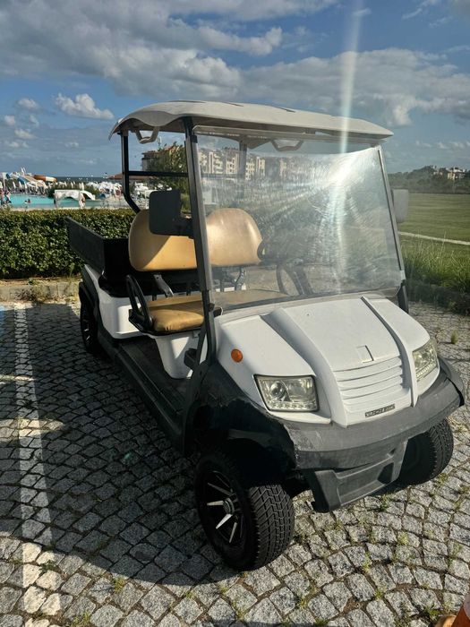 Електрическа голф количка