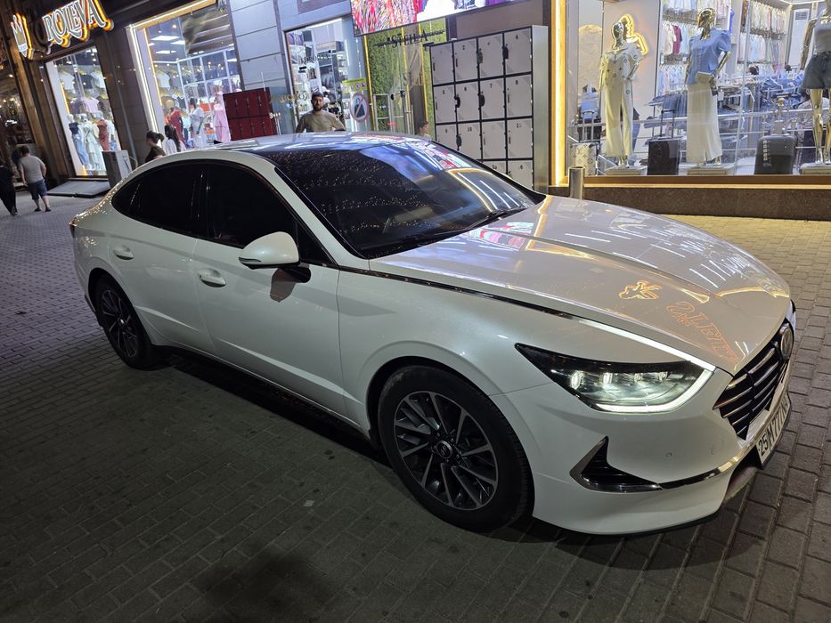 Hyundai sonata..