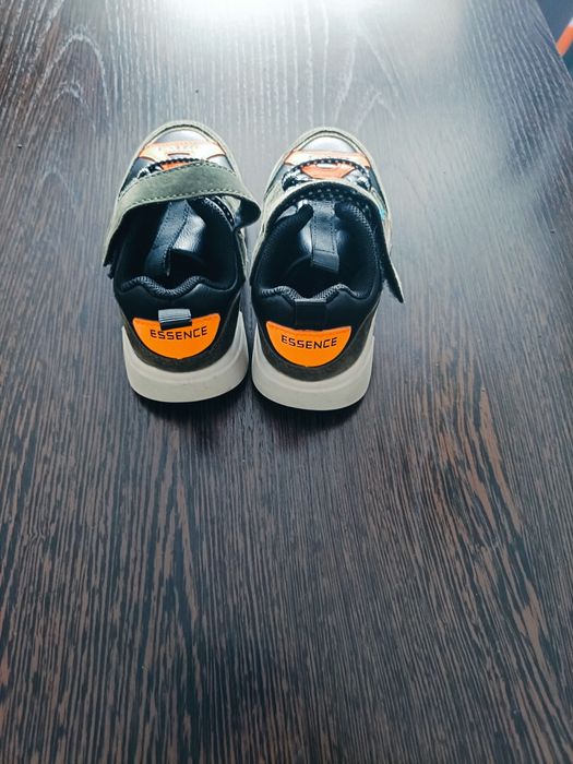 Продам кросовки для мальчика