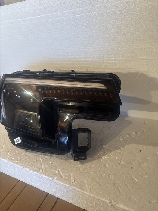 Фар Ford Exploler EV