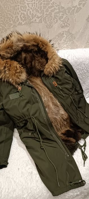 Продам парку. Натуральный мех.