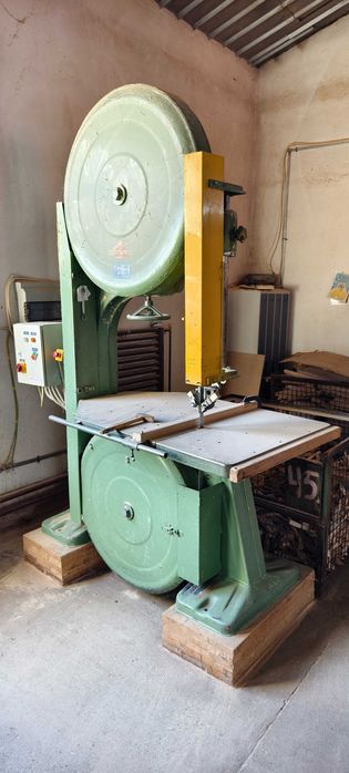 Ferastrau panglica diametrul volant 900 mm #1 Centauro / Band saw with a 900 mm flywheel diameter / Segatrice a nastro (seganastro)