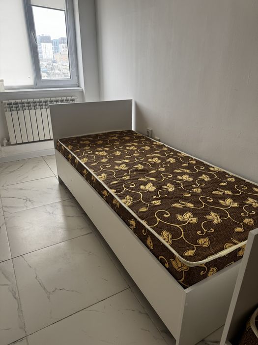 Продам кровати, тумбы, шкафы, столы