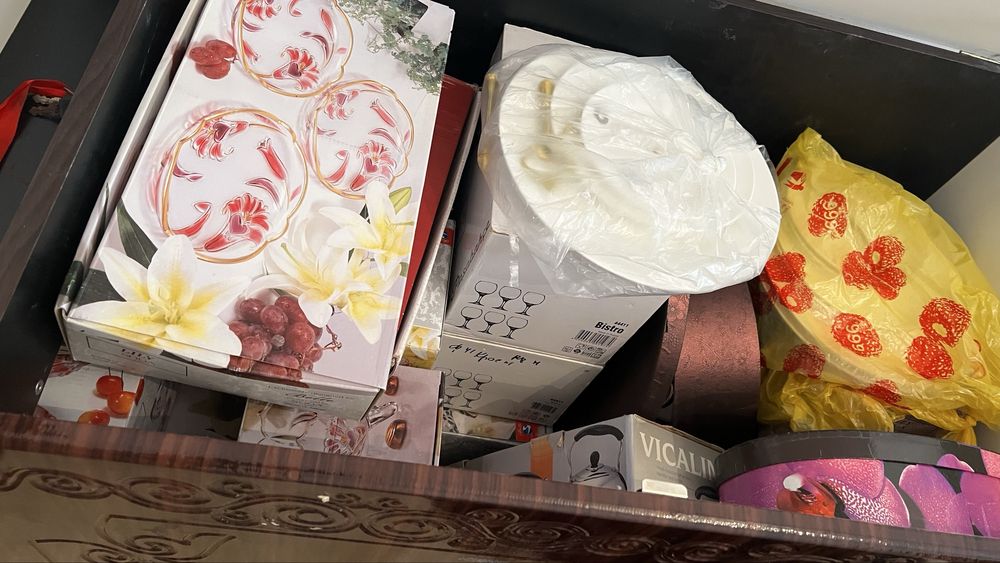 Сундук с посудами