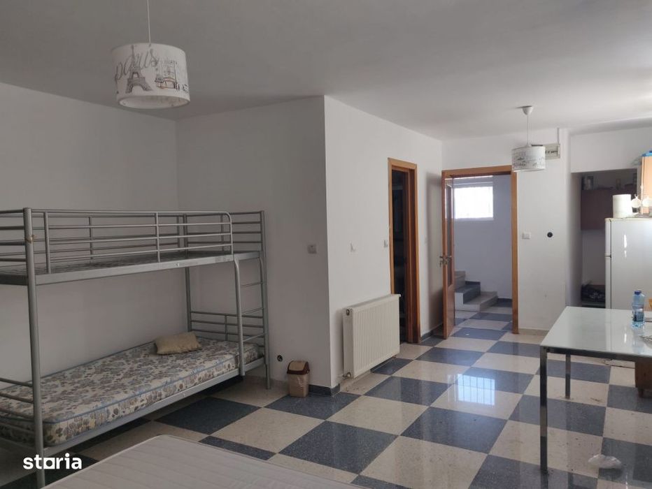 82 mp, DEMISOL 2 GARSONIERE SEPARATE, zona Petrom, Baciu