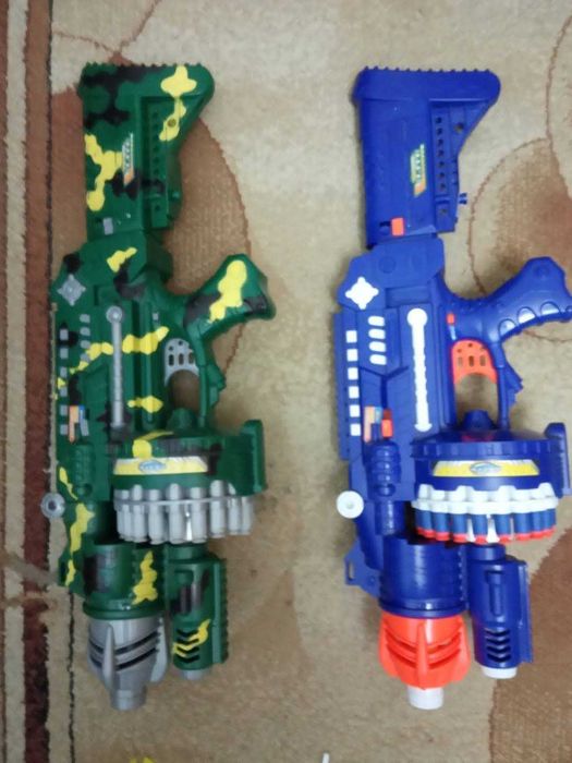 Бластер с присосками