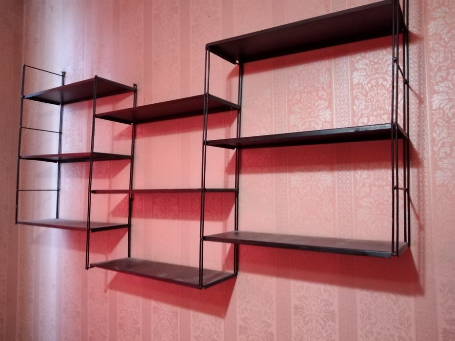 Етажерка за  стена