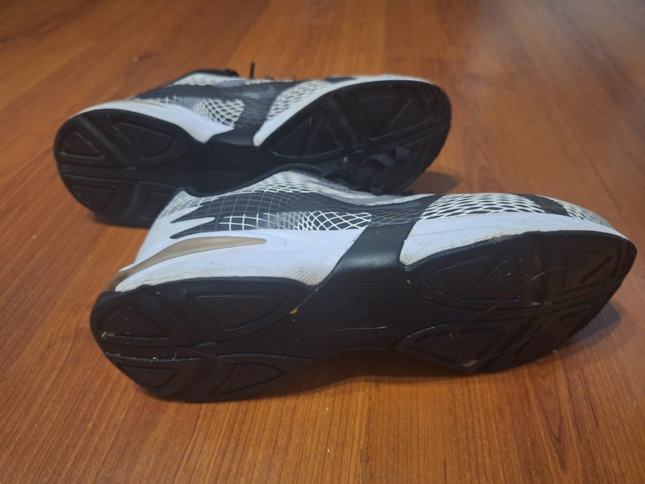 Маратонки Nike номер 41