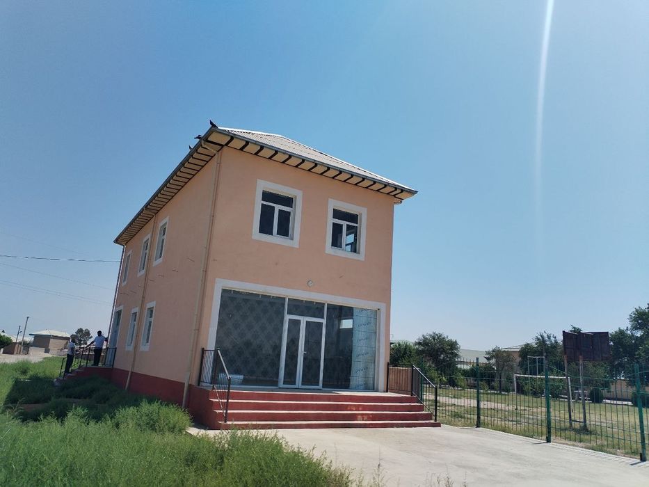 Турар бино 2 каватли пиштган гишт