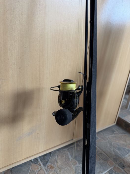 vând lanseta spining zeck all black 2.7m