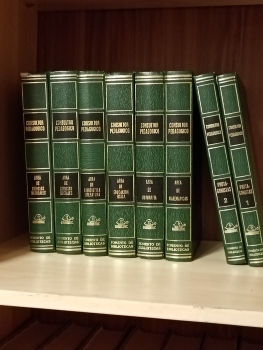 3 colecții enciclopedice în limba spaniolă