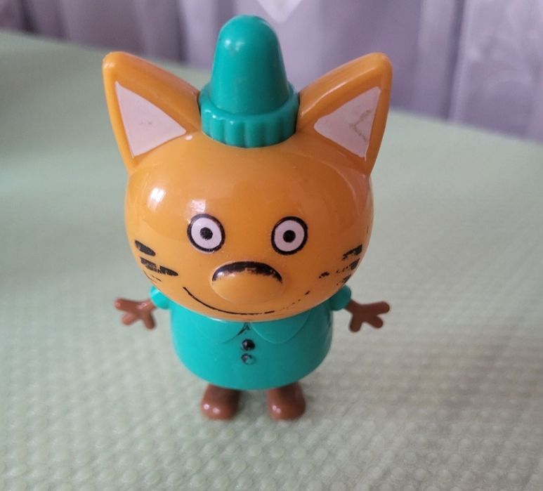 Игрушка эксковатор и шахматы