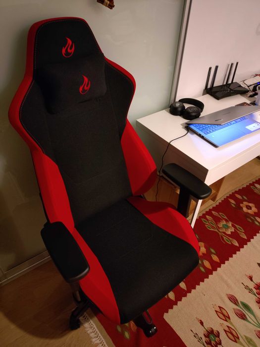 Scaun gaming/birou Nitro S300 red/black in garantie/sep 2025