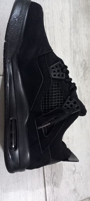 Jordan 4 black cat