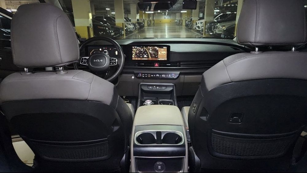 Kia Carnival HEV 9seater Nobless