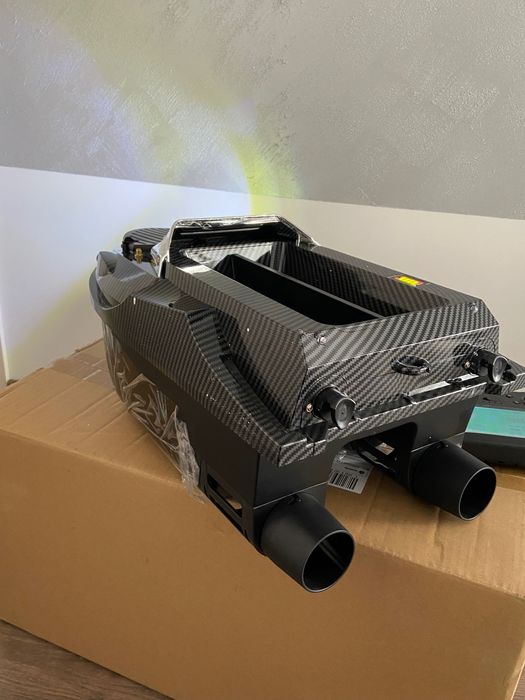 Лодка за захранка Flytec V080 Карбон