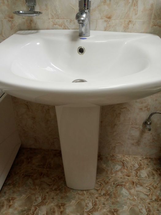 Итальянская раковина Milano с широкой ножкой+смеситель