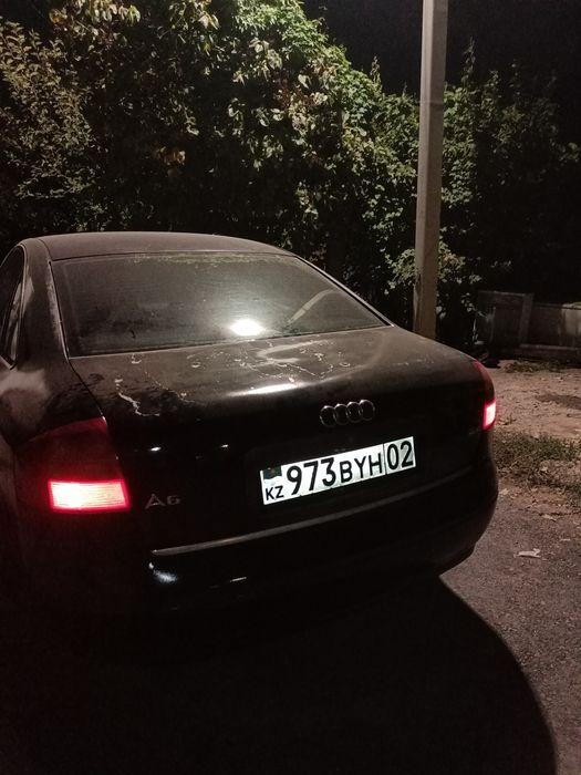 подаю Ауди А6 С5 1997год