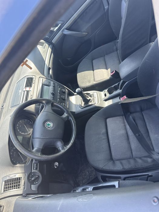 Dezmembrez skoda octavia 2 1.9 bls xenon