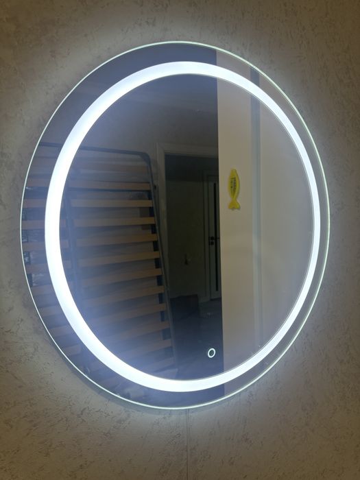 СРОЧНО! Продам зеркало с подсветкой