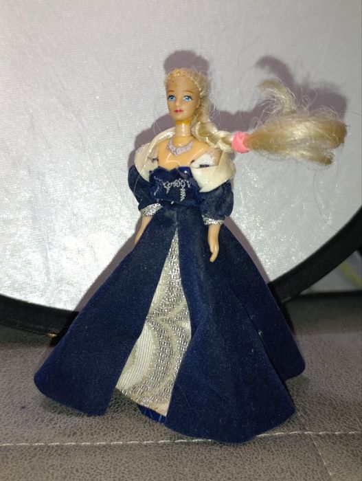 продаются  коллекционные куклы