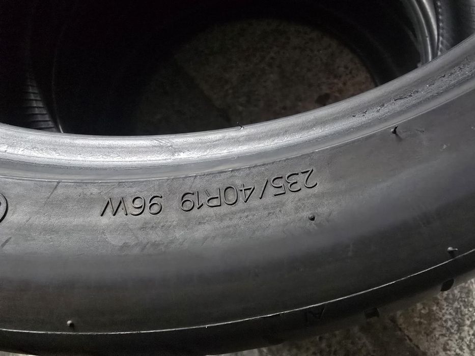 Hankook 235/40 R19 96W vară