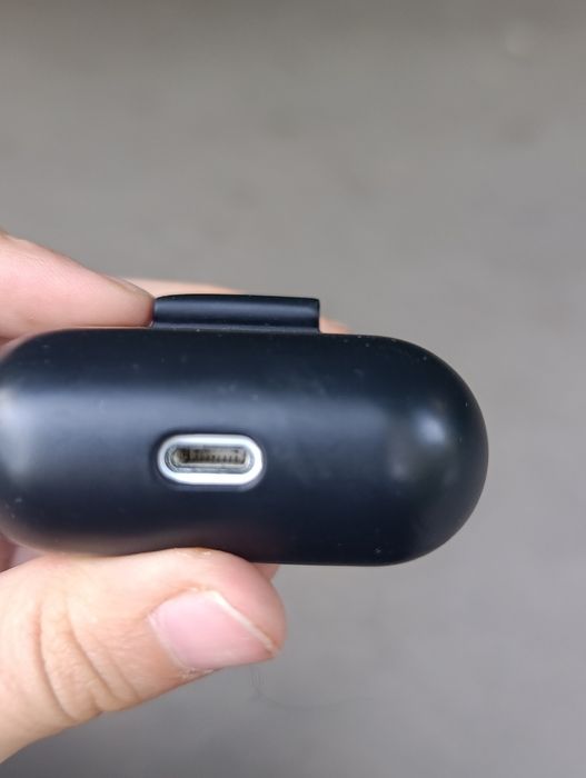 Продам Наушники Airpods 3