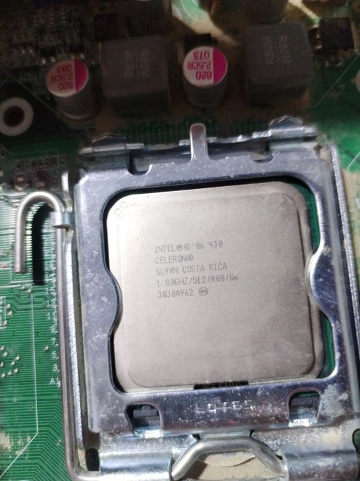 "Kompyuterning eski komponentlarini sotyapman"