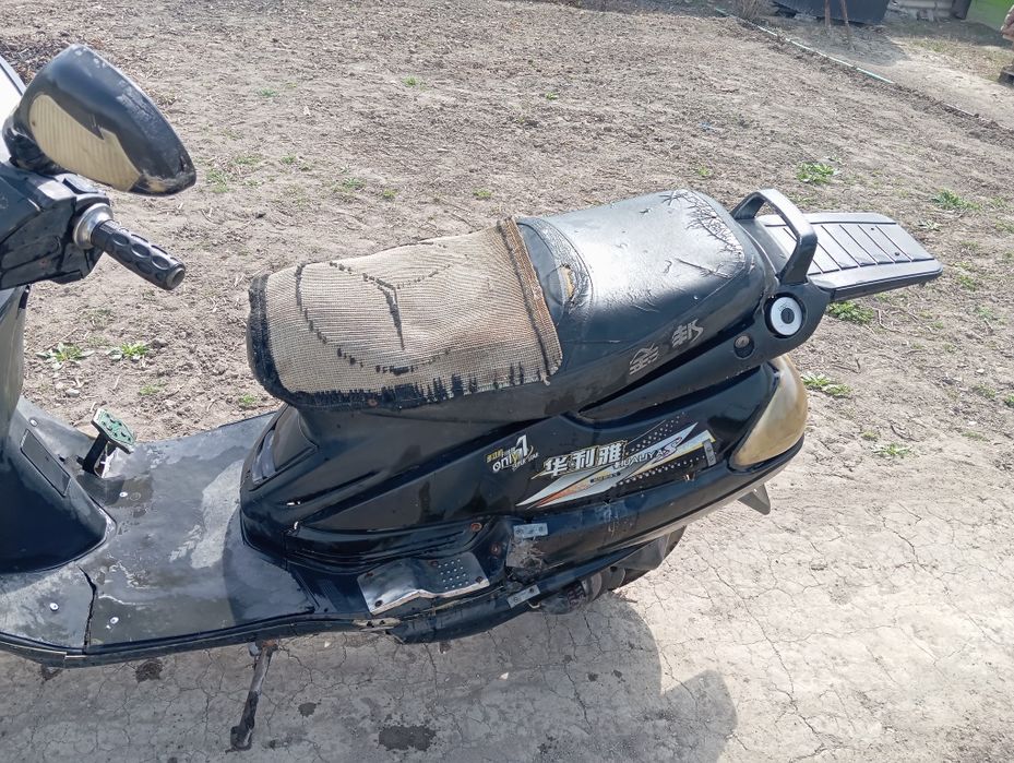 Мопед (скутер)80куб