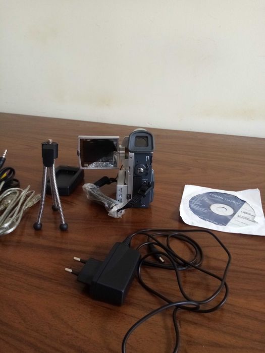 Видеокамера Sony DV9F