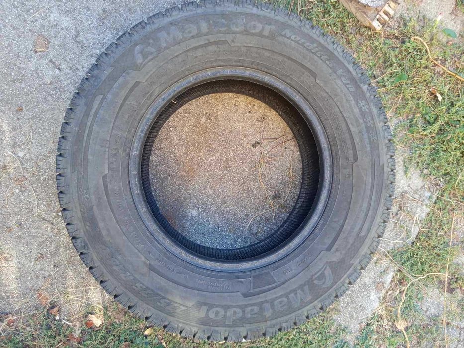 Гуми за бус 225 / 75 R16C