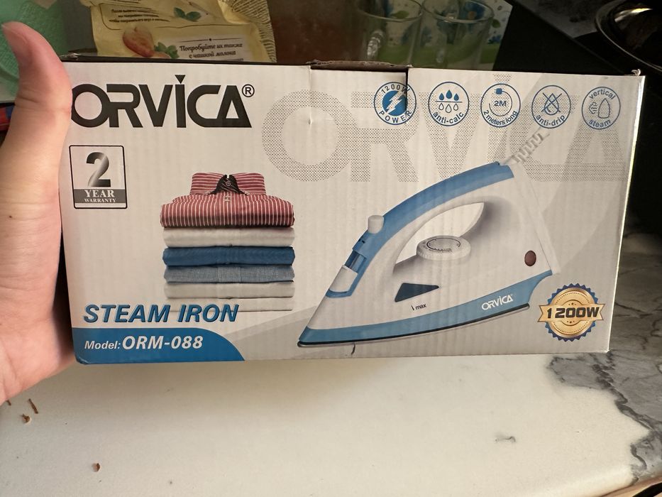 Утюг , легкий отлично работает