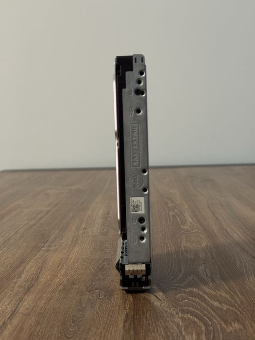 Сървърни твърди дискове Dell 2TB SAS 7.2K – Enterprise Class с Tray